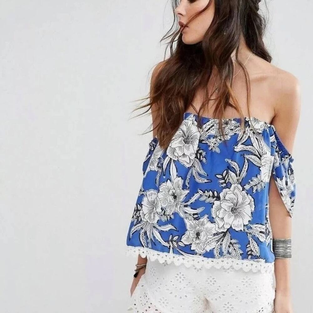 Lovers + Friends off the shoulder lace hem top floral sweetheart neckline wire S